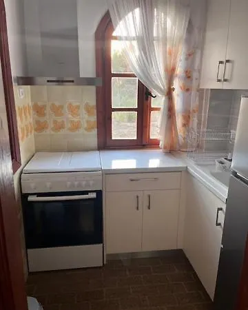 Kaloutsikos Sea View House * Μόλα Καλύβα