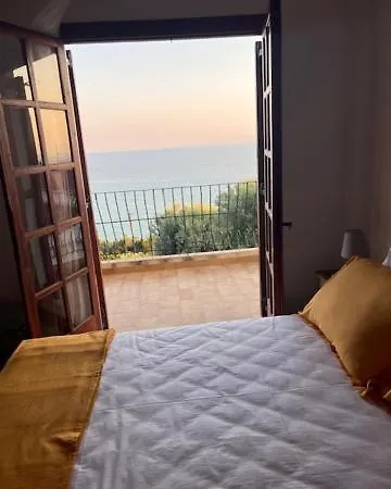 Kaloutsikos Sea View House 度假居 *