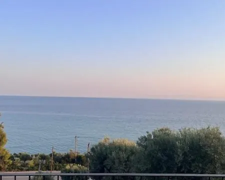 度假居 Kaloutsikos Sea View House